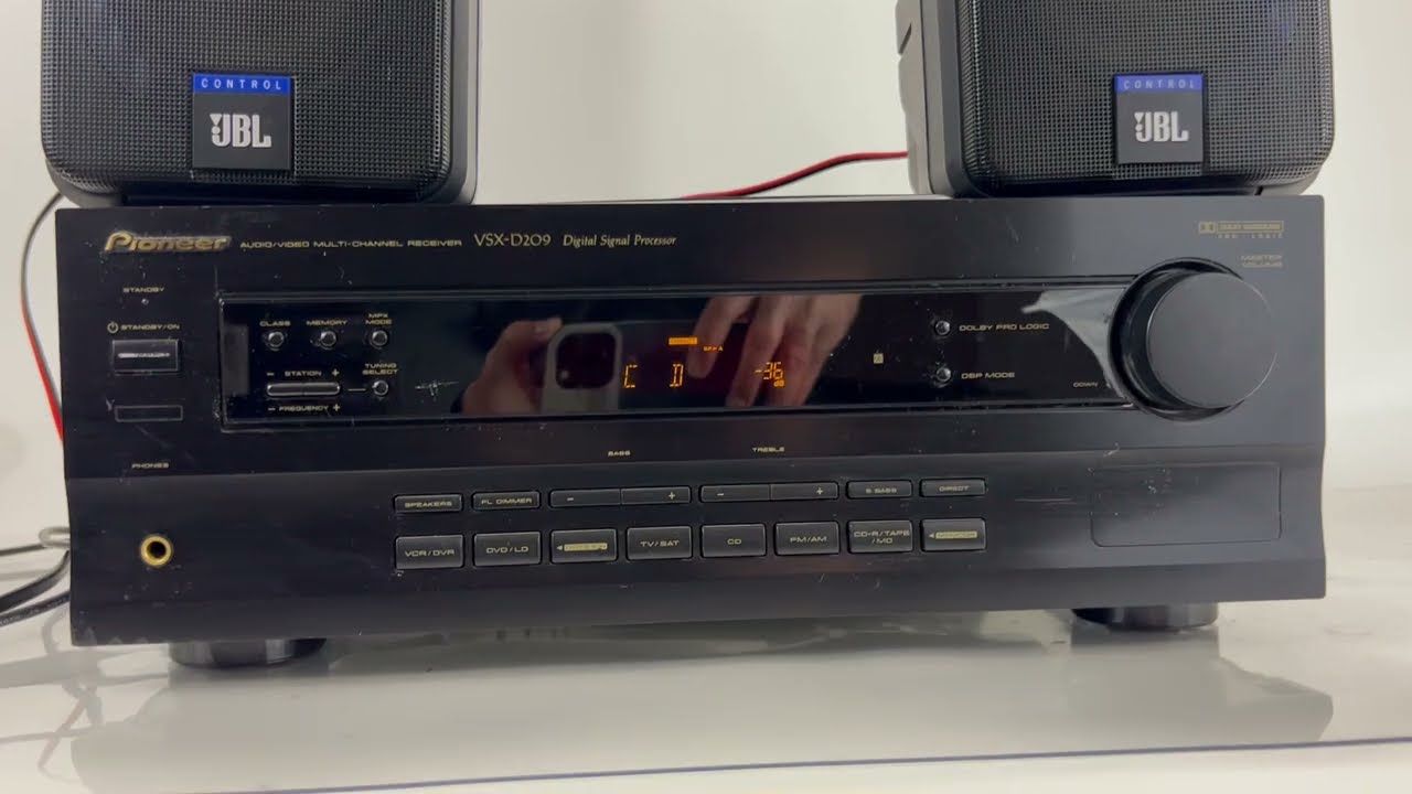 PIONEER SURROUND SOUND RECEIVER VSX-D209 - Left Channel Out