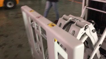 Electric forklift with CASCADE push pulls sales3@lippamhe.com