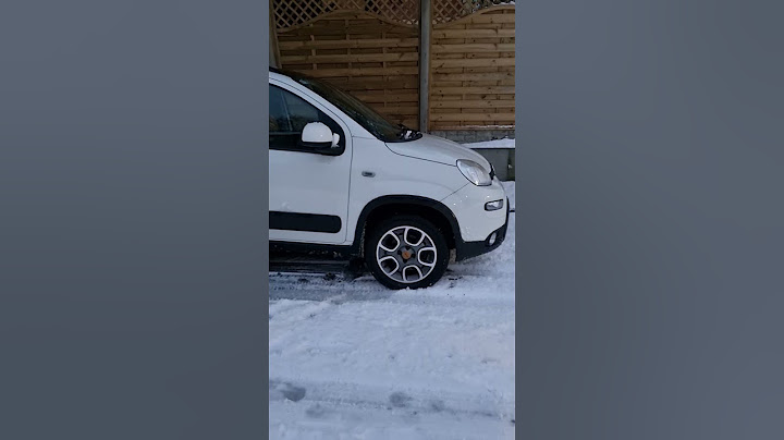 Snow Chaos in UK vs Fiat Panda 4x4
