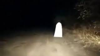 Ужасный призрак на дороге
