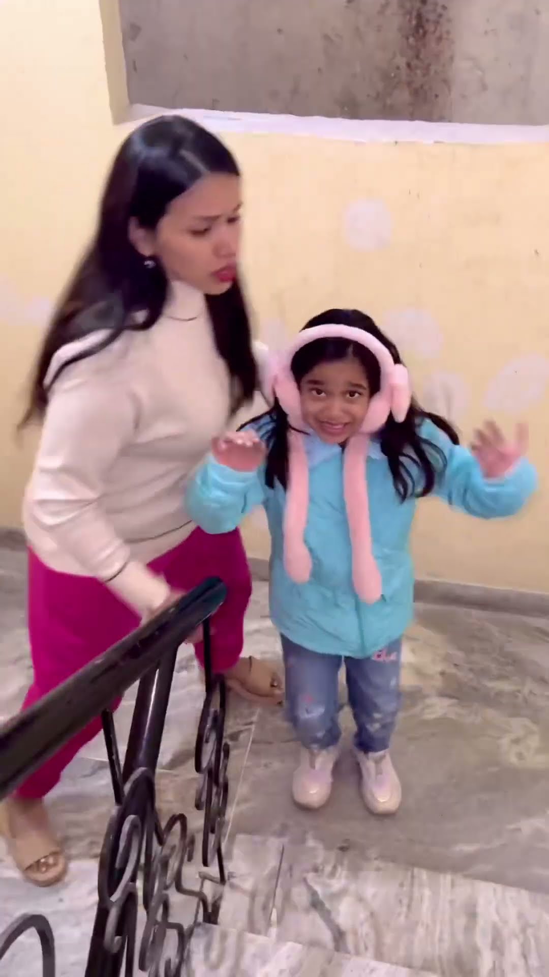 amaira n bhoot ko mari chappal #shorts #thegeetagurjar