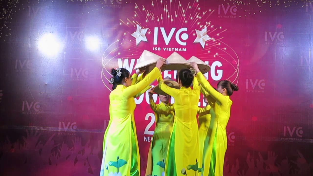 IVC múa một thoáng quê hương