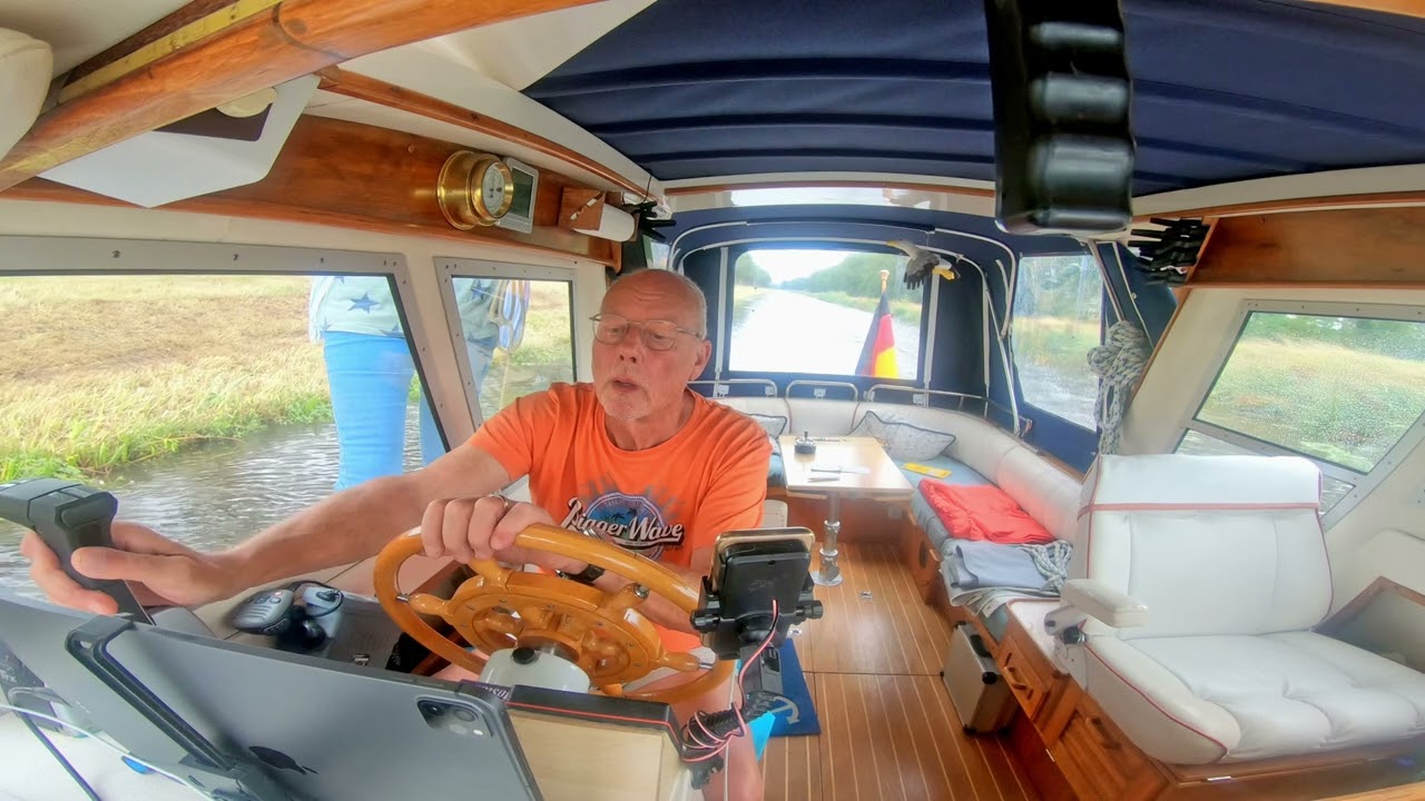 Weiter vom Stadtanleger Veenoord/NL nach Kade bij Echten/NL Brücken, Brücken, Brücken und Schleusen.