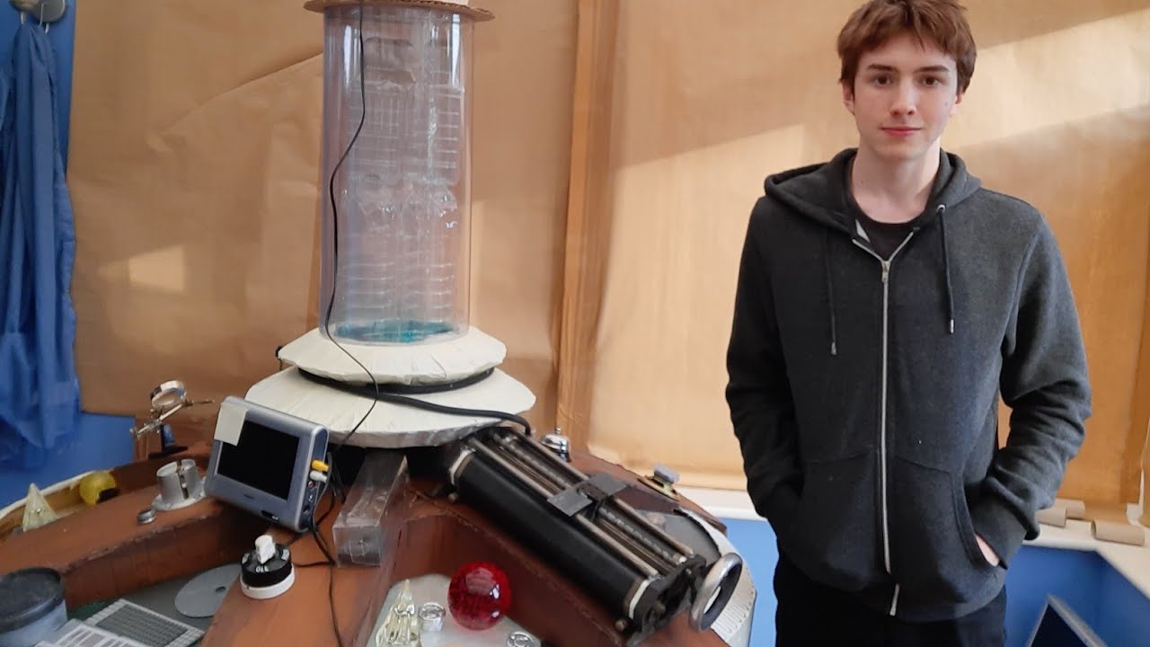 9/10th Doctor Tardis Console Replica (full length tour/update)