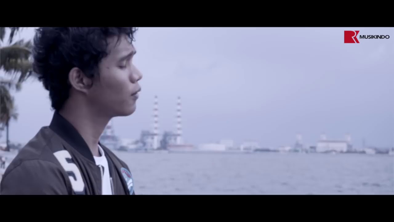 OFFICIAL MUSIC VIDEO MERINDUKANMU DASH UCIHA YouTube