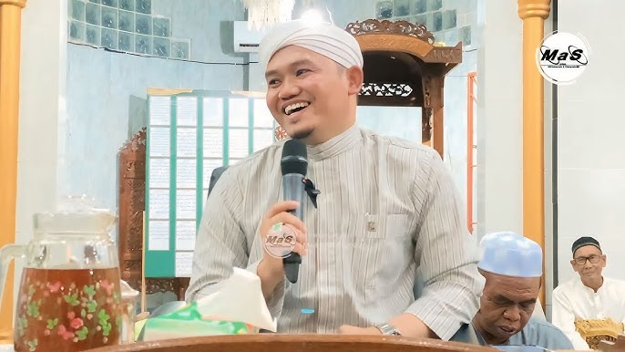 Mast joja kaltakdir, uning mushuki yoki qinining bekasi emas. Mast joja kaltakdir, uning mushuki yoki qinining bekasi emas.