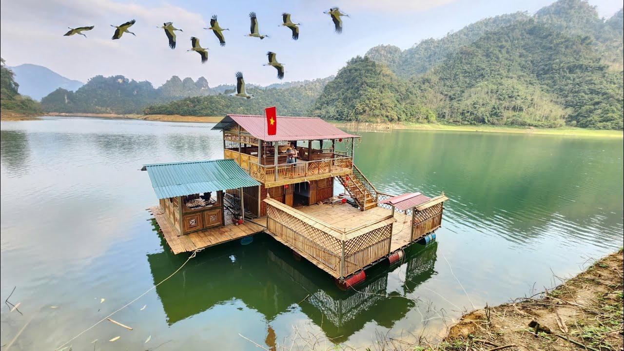 TIMELAPSE : 120 days young woman carrying baby builds a 2-storey house and floating farm on a lake