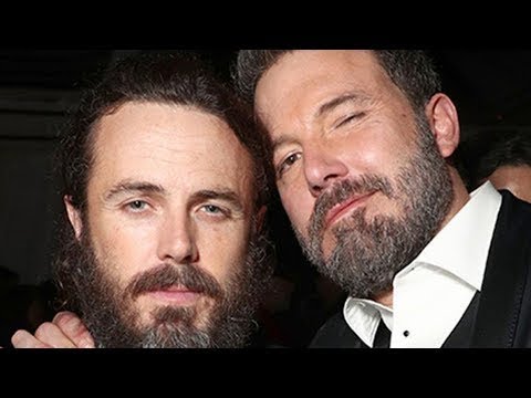 Video: Casey Affleck Netto waarde: Wiki, Getrouwd, Familie, Bruiloft, Salaris, Broers en zussen