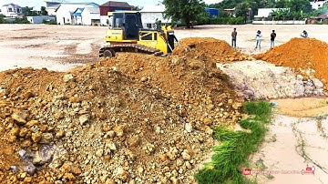 Skilled New Operation! Shantui DH17C2 Dozer Pushing Soil And 25.5 Ton Dump Truck Dumps to Fill Pond