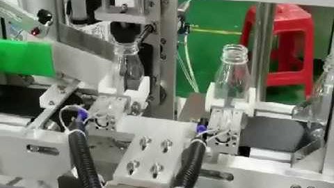 Automatic positioning labeling machine for square milk bottle full wrap