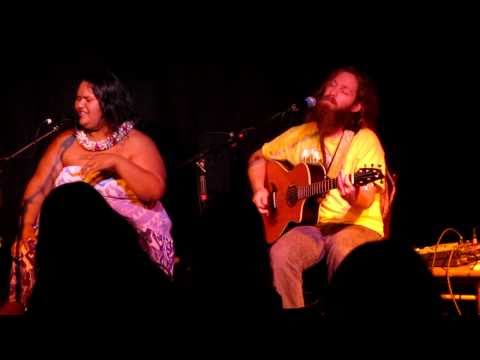 Paula Fuga - Beautiful Face (Maui live 2.11.11)