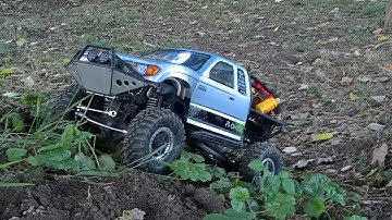 1/10 RC Trail Truck Axial SCX10 Honcho with homemade upgrade