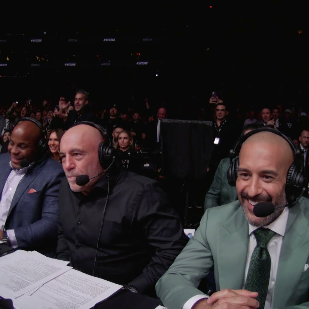 Joe Rogan reacting to Michael Chandler SLAMMING Oliveira ? #ufc