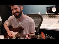 Gitar unik dari kardus milik Brad Delson (gitaris Linkin Park)