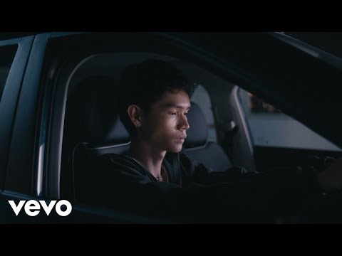 Insomniacks - Love Me Or Not (Official Music Video)