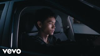Insomniacks - Love Me Or Not (Official Music Video)