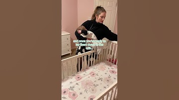This helps babies sleep in their crib! #mom #momhack  #parenthack #babysleep
