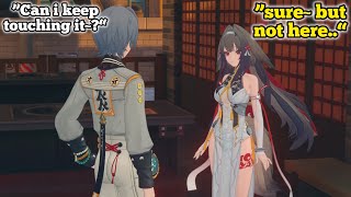 Wise Keeps Touching Shunguang In Public, And She Loves It