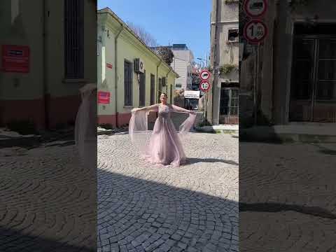 رقص جنجالی ملیسا با آهنگ عاشقتر از پیشم