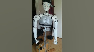 Robyn Inmoov doing math!