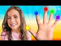 La Canción de la Familia Dedo - Version de Colores | The Finger Family Song in Spanish