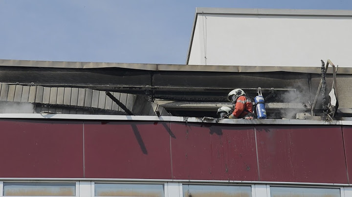 Zürich ZH: Feuerwehr kämpft mit Hitze