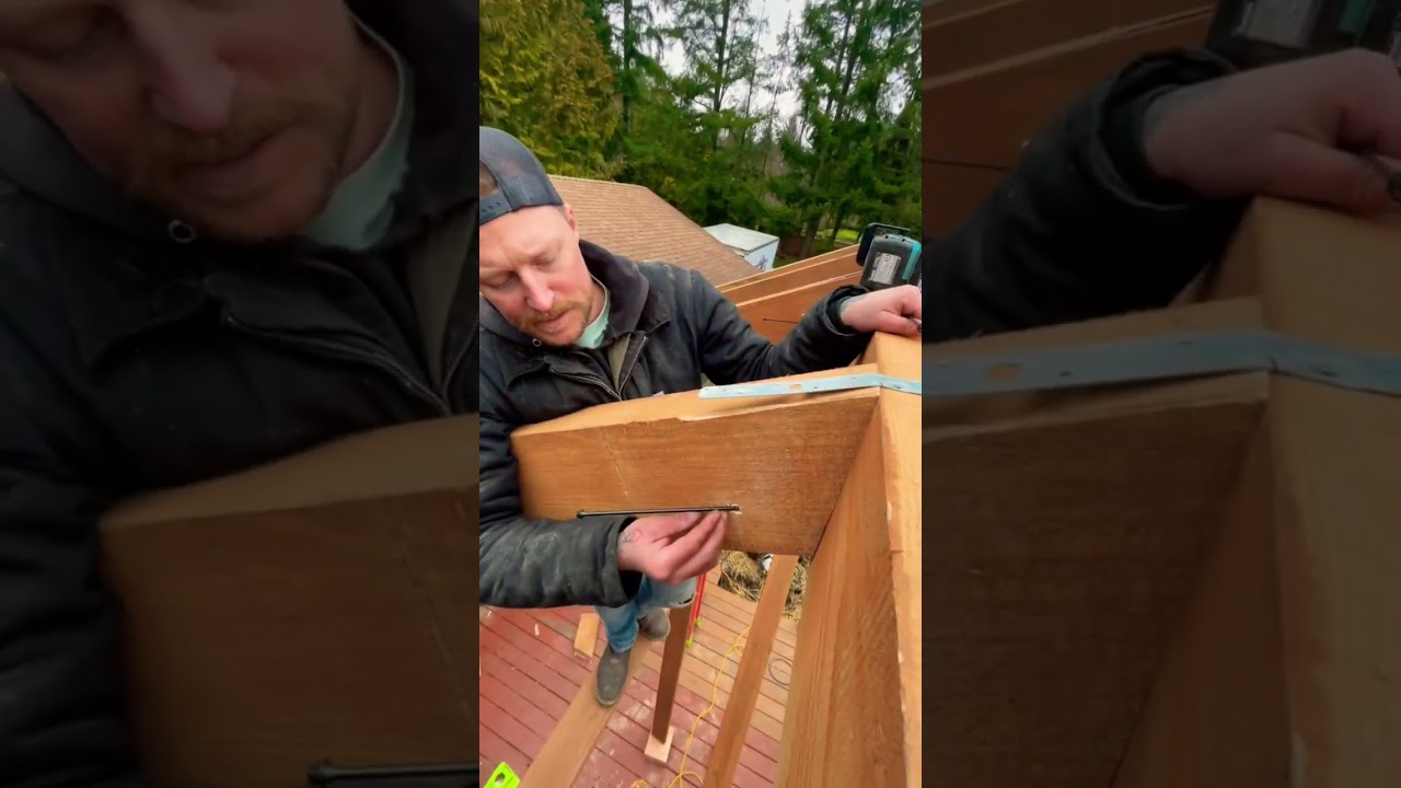 Rafter to ridge connection on our latest timber frame. Makita tools driving 10” screw no problem