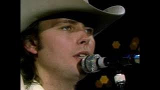 Dwight Yoakam - 'Buenas Noches From A Lonely Room (She Wore Red Dresses)' [Live from Austin, TX]