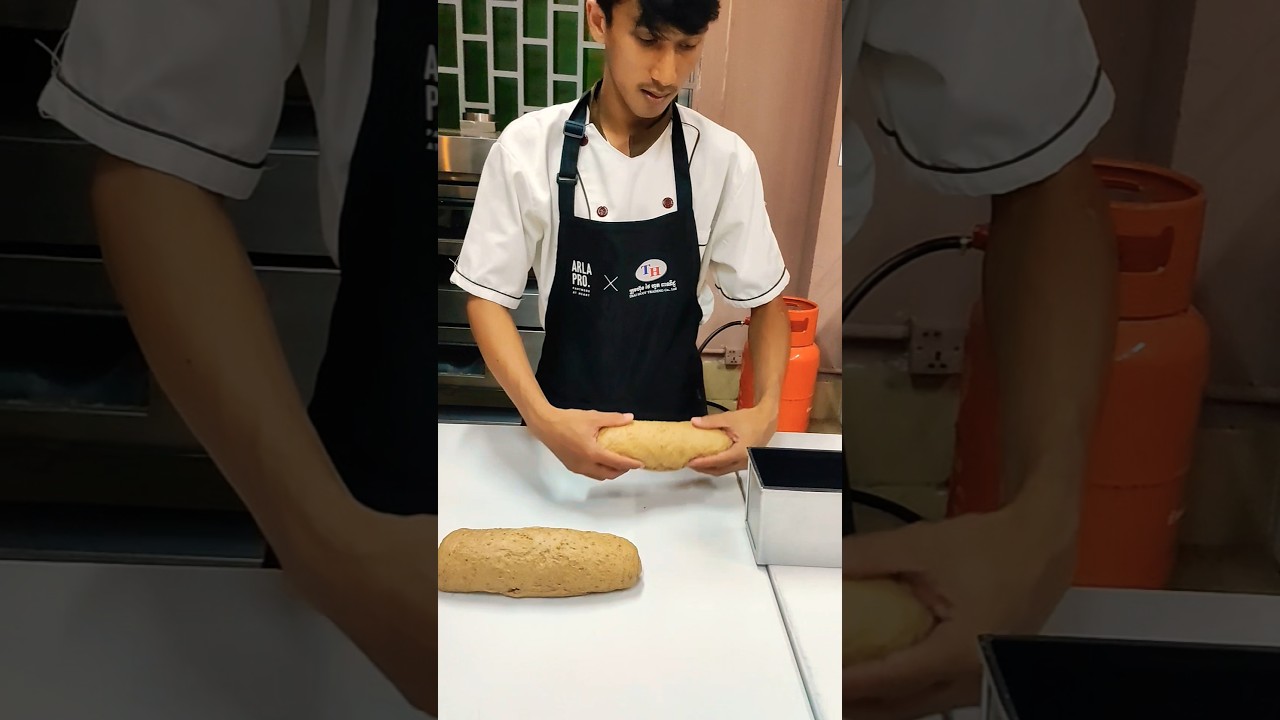 Cake decorating 😋