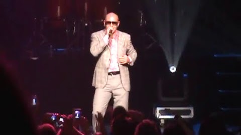 pitbull at the mgm grand (maldito alcohol)