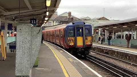 SWR 455’s departing Clapham Junction