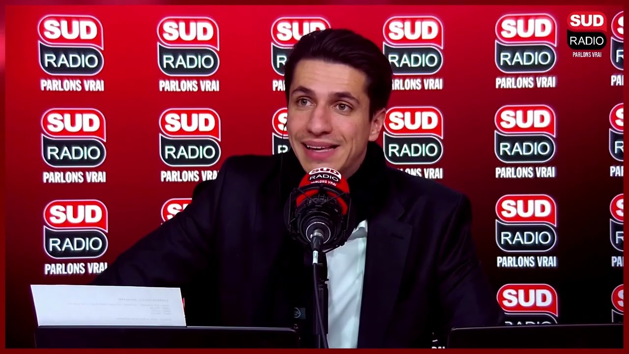 Des policiers ont été filmés en train de pointer leur arme sur un agriculteur