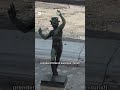 Pompei si veste di Pop Art: arriva l'aragosta gigante