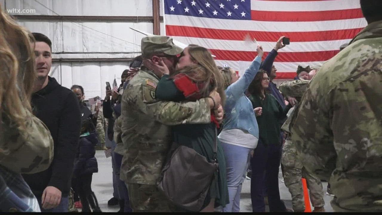 South Carolina National Guard troops arrive home - YouTube