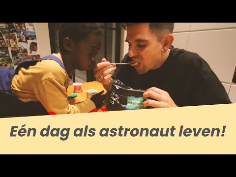 Video: Astronauten eten in de ruimte. Wat is de naam van astronautenvoedsel?