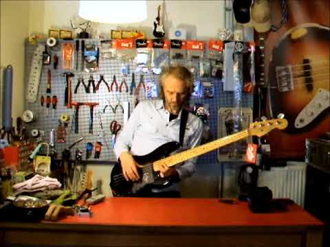 Paul's Bass Matters  Roger Waters Precision Bassampler HD