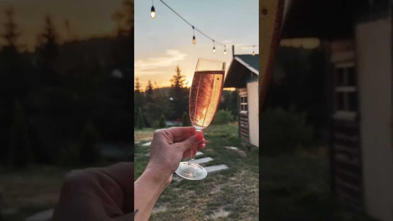 Look at the different moving effects, and animations we used on @cherryontheworld's pictures.💖