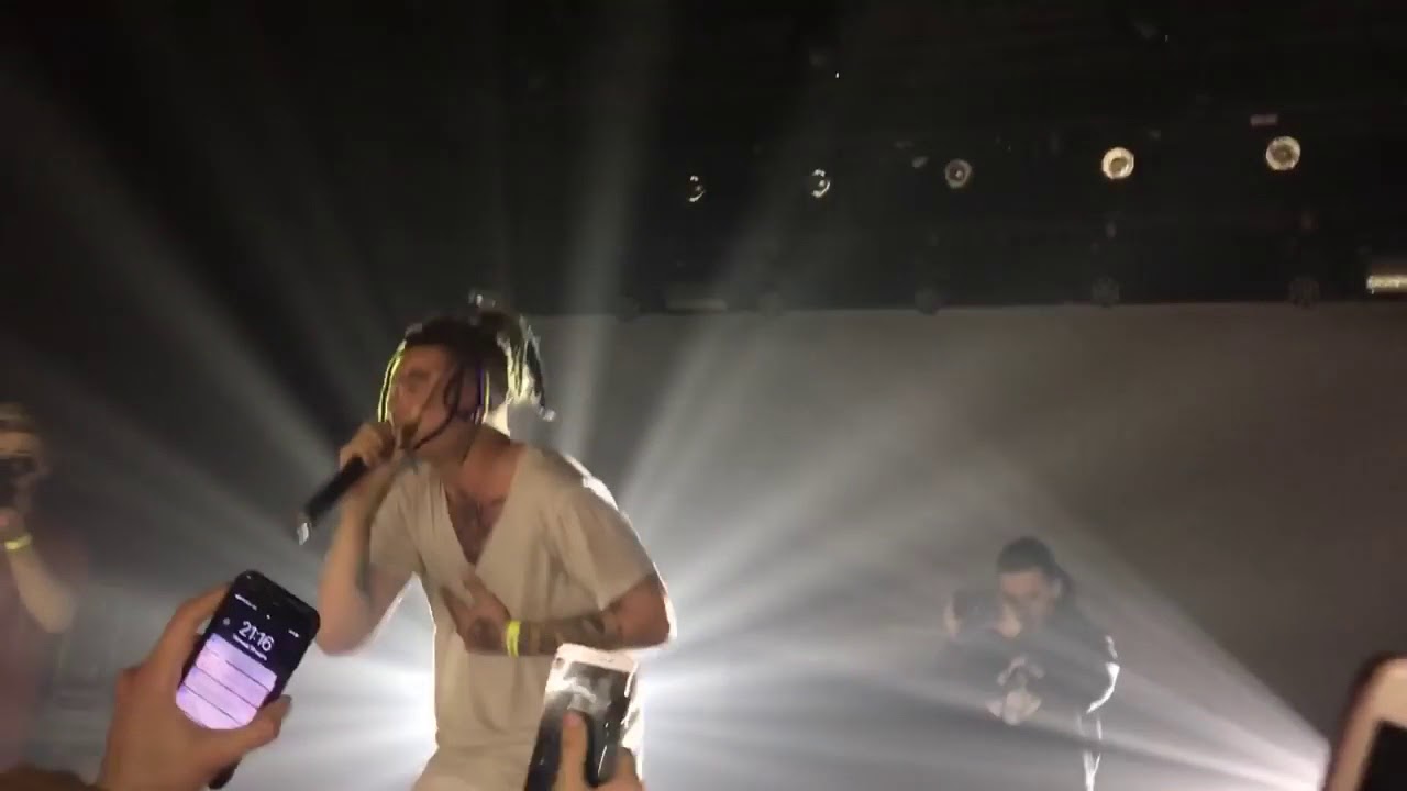 моргенштерн батл с хованским. моргенштерн хованский версус. моргенштерна на версус. моргенштерн дисс на хованского. хованский на концерте моргенштерна.