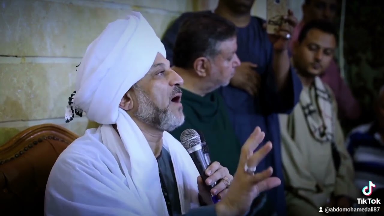 السيد إدريس الشريف الإدريسي - (قل بفضل الله وبرحمته فبذلك فليفرحوا هو خير مما يجمعون) المولد النبوي