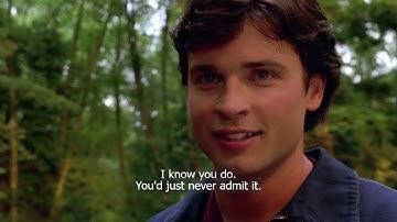 Smallville Season 7x01 Clark knock out Bizarro and stop a tsunami