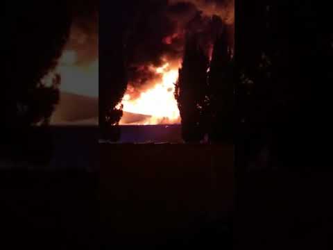 Incendio en una nave industrial en el polígono Renocal