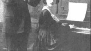 Abe Schwartz and his Orchestra - Baym Rebbe's Sideh (classic klezmer)