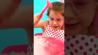 Eva And Pink Vs Blue Challenge #Shorts #Evabravoplay#Eva