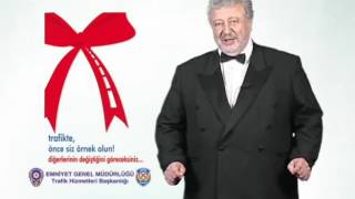 Sanatçilar Araç Kullanirken Cep Telefonu