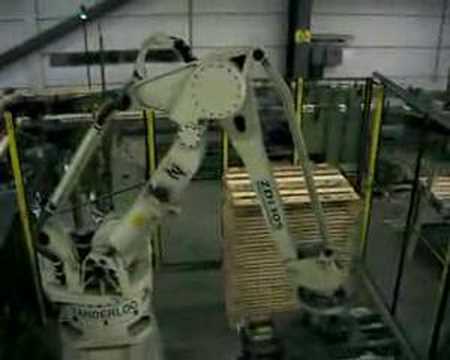 RFA Kawasaki Robotpalletiser handling pallets at Verhoeven