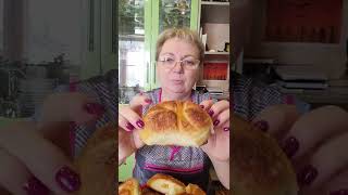 Булочки 🥐 рецепт : 400 мл воды, 1 ч л сол,5 ст л сах, 15 гр др пресс, 3 ст л масла раст, 650 гр муки