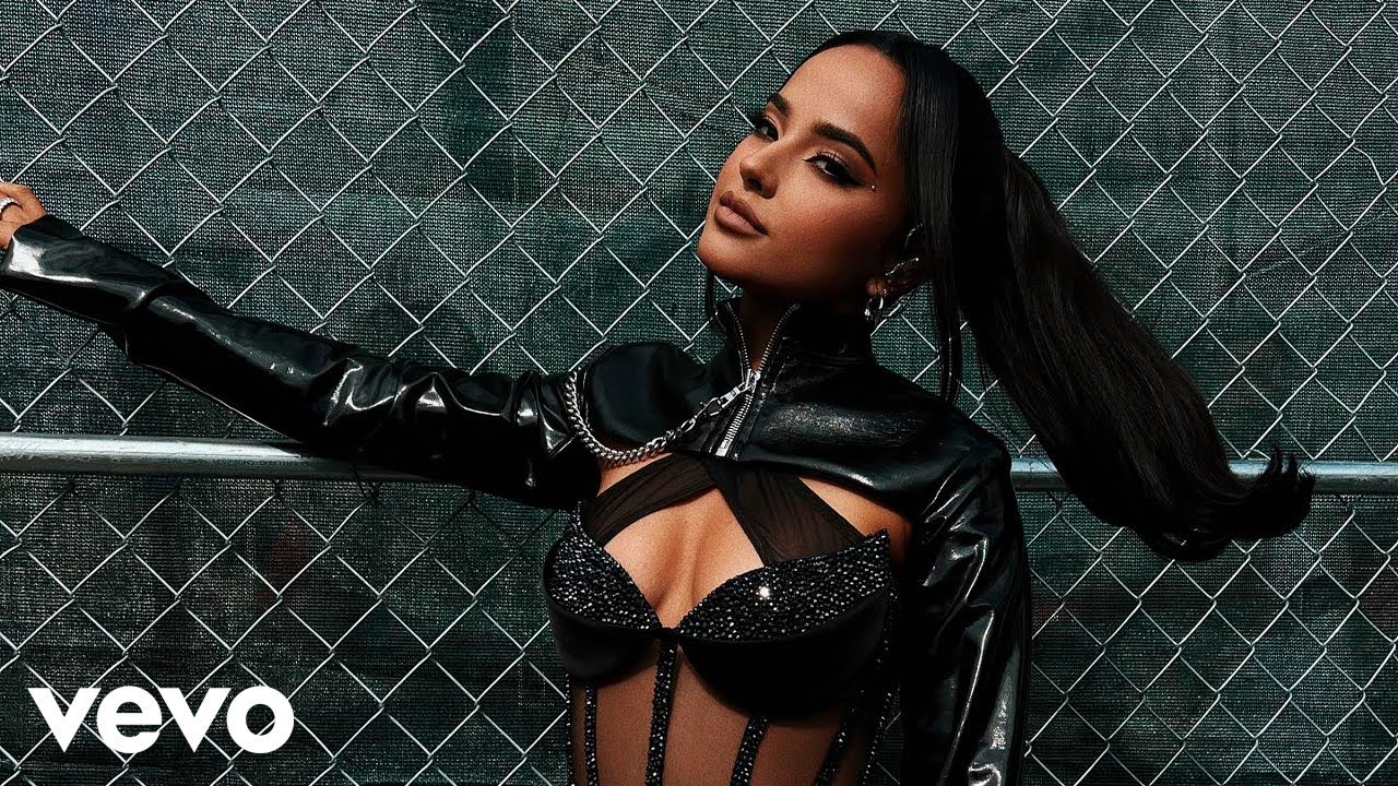 Maluma, Becky G  - Tu Me Gustas (Music Video)