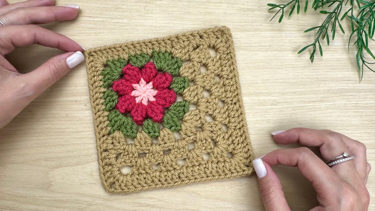 Square de croche infinito com flor lateral / Quadradinho de croche com flor / Infinity granny square