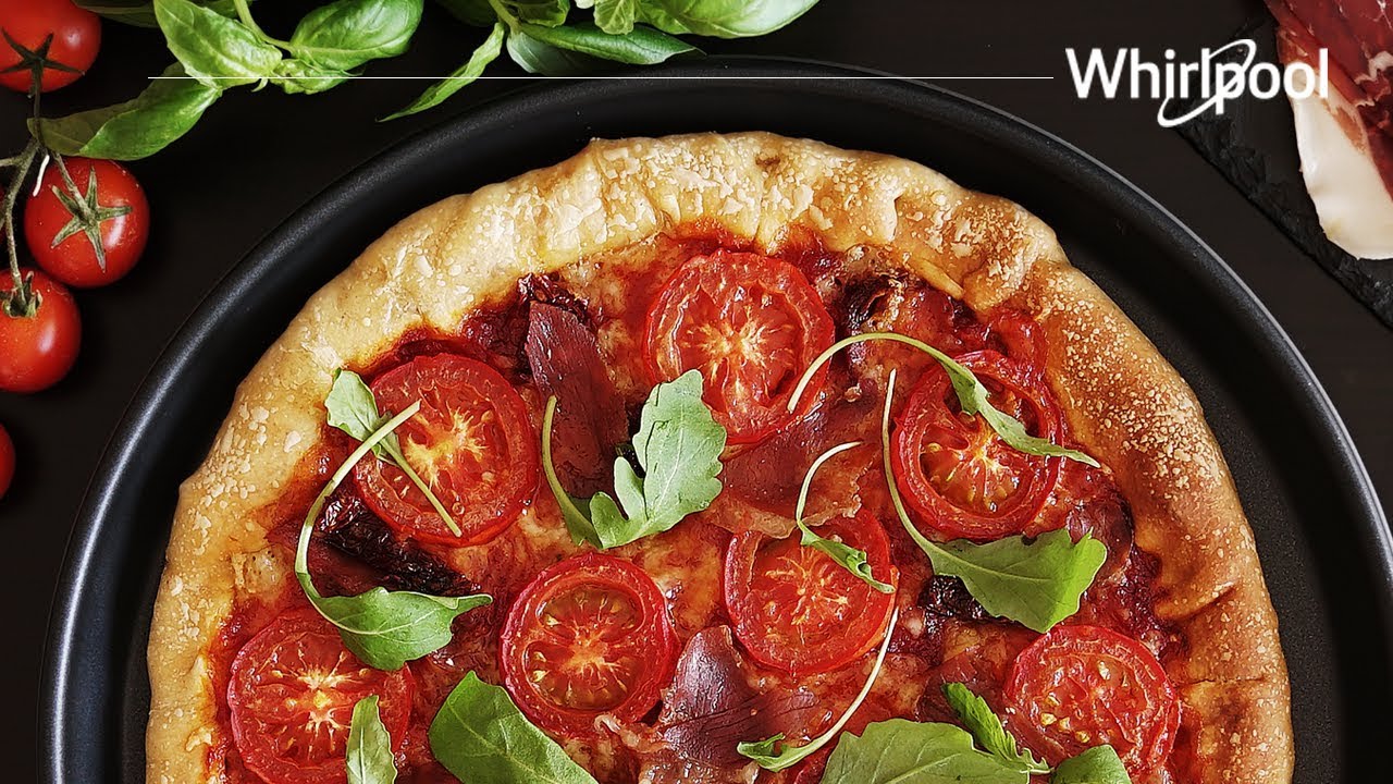Pizza casera en el microondas 12 min | #CocinaConWhirlpool - YouTube