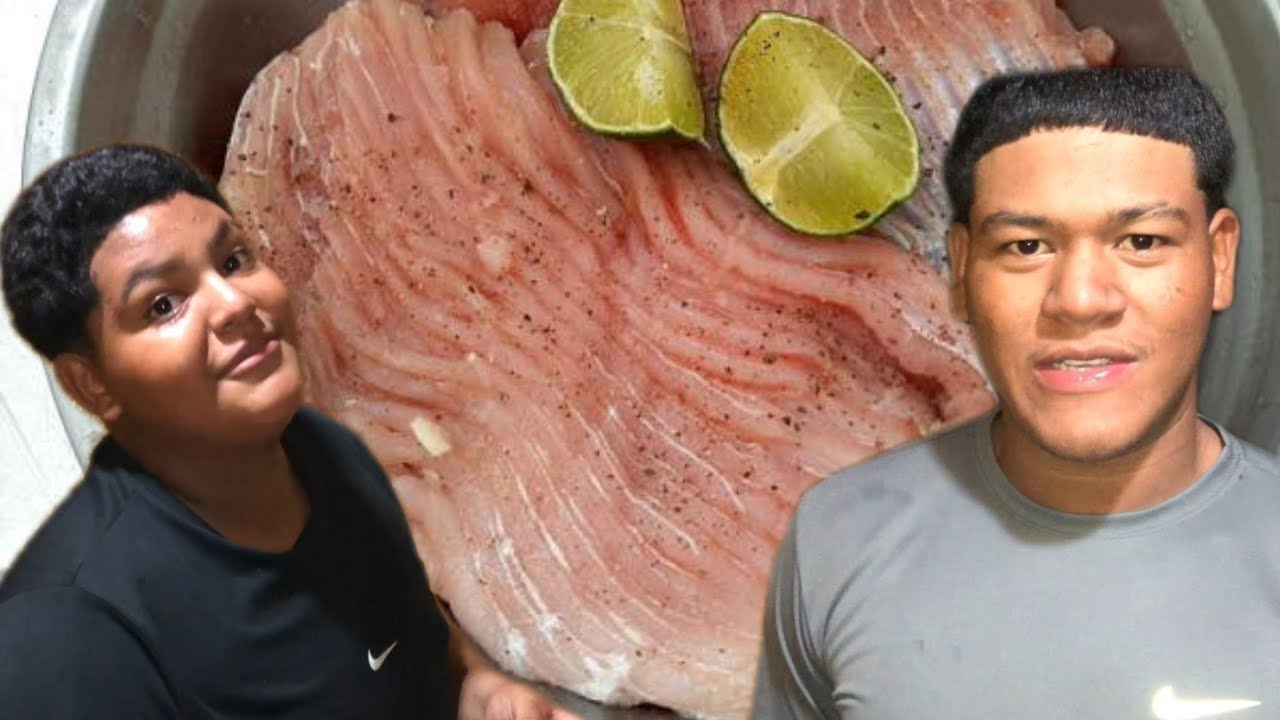 UM DELICIOSO ASSADO DE ARRAIA NO TERRAÇO DE CASA.